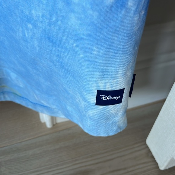 Official Disney World spirit jersey NWT, unisex size Small (oversizeded). - Picture 7 of 8